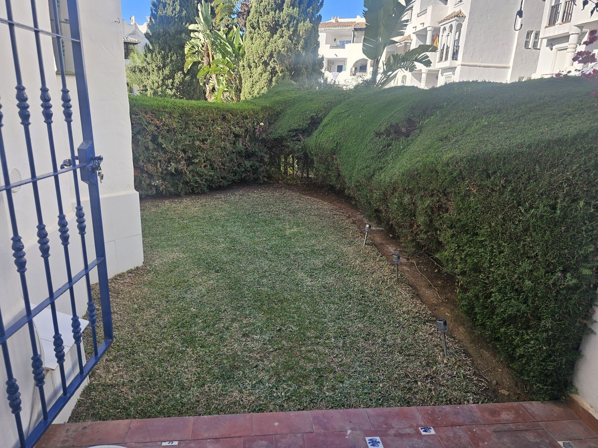 2 Bed Apartment for sale in Calahonda Costa Del Sol, Málaga, Spain