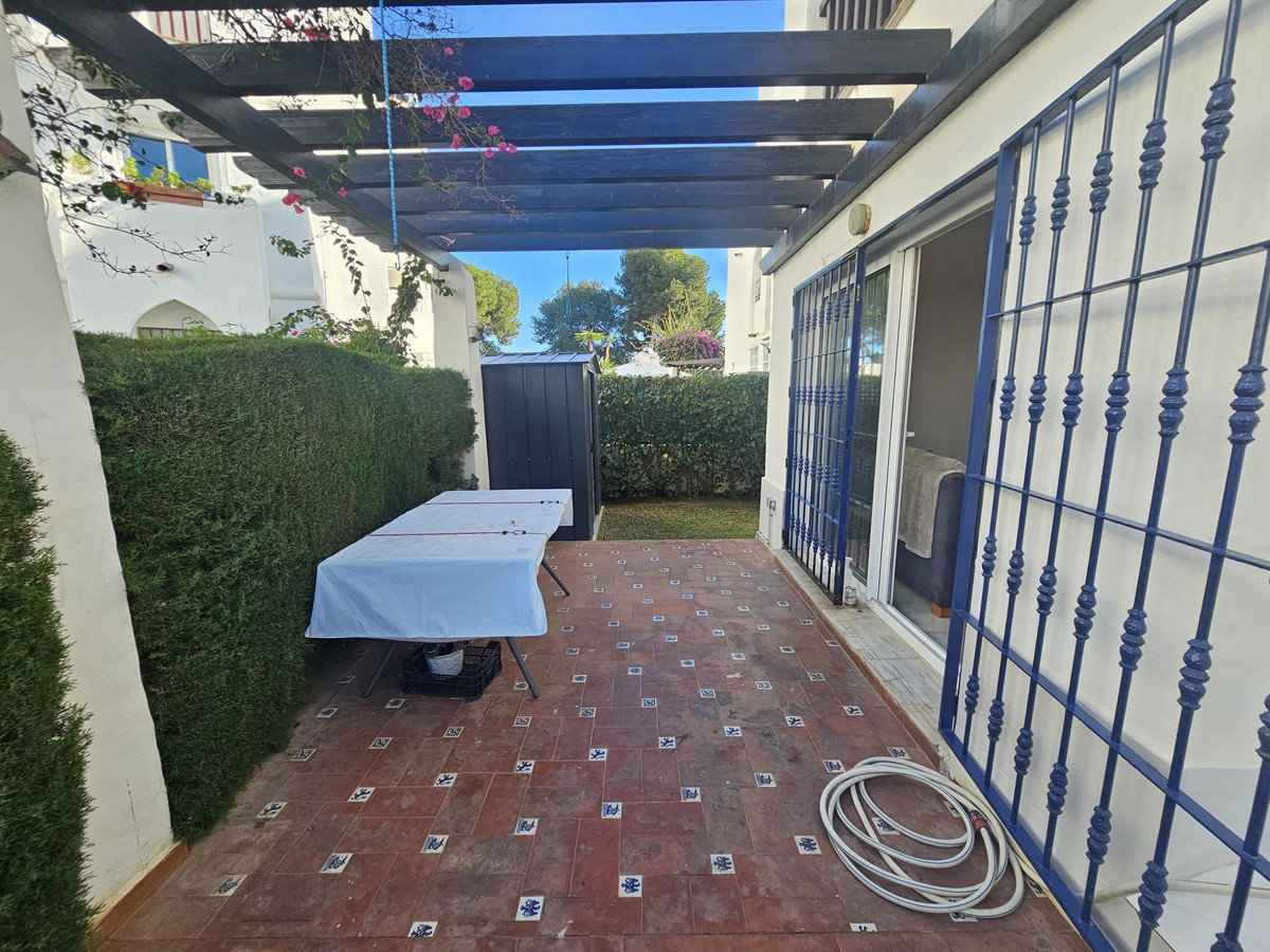 2 Bed Apartment for sale in Calahonda Costa Del Sol, Málaga, Spain