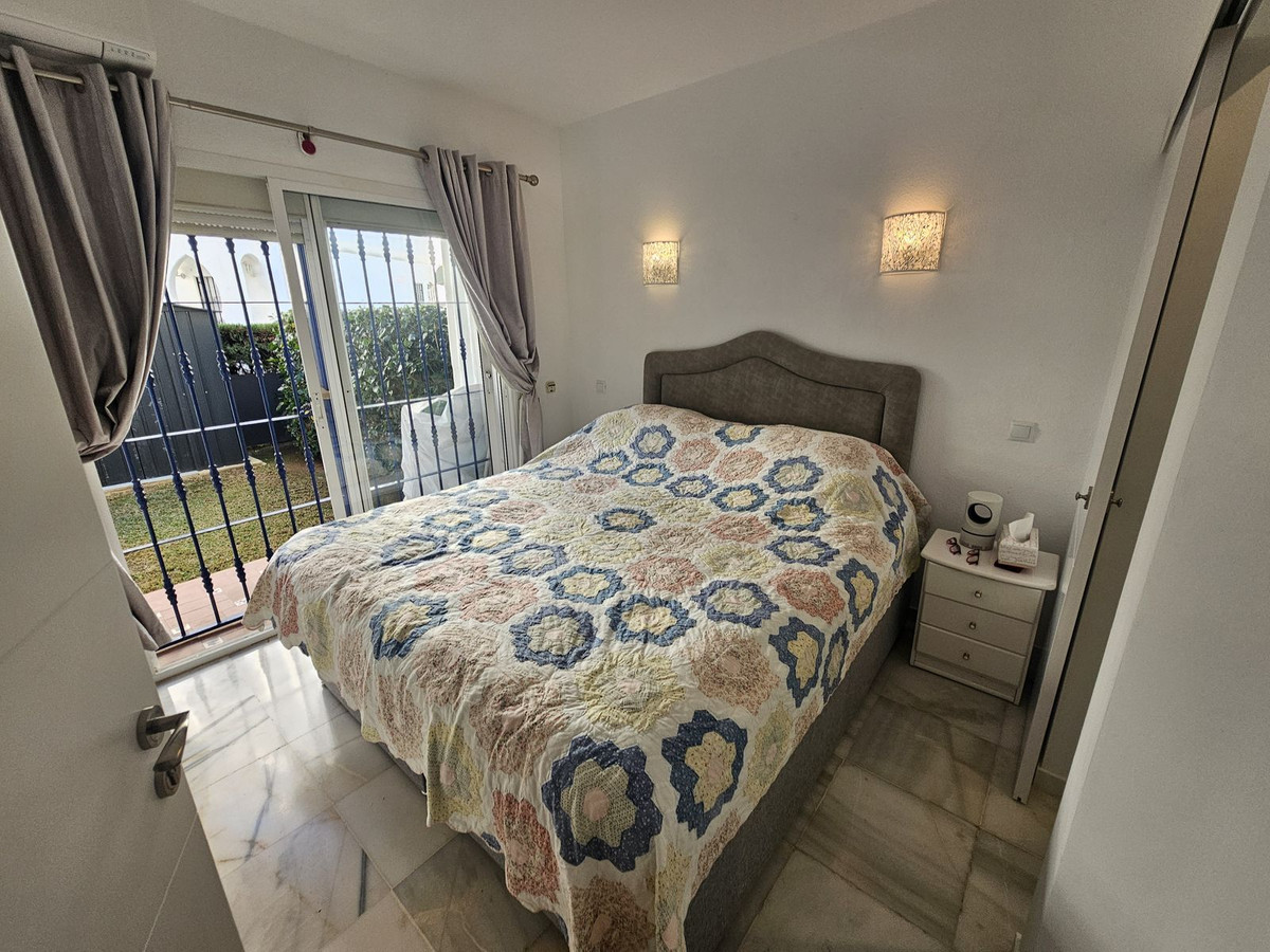 2 Bed Apartment for sale in Calahonda Costa Del Sol, Málaga, Spain