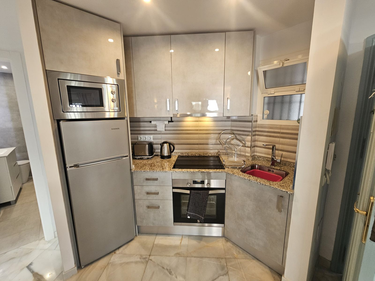 2 Bed Apartment for sale in Calahonda Costa Del Sol, Málaga, Spain