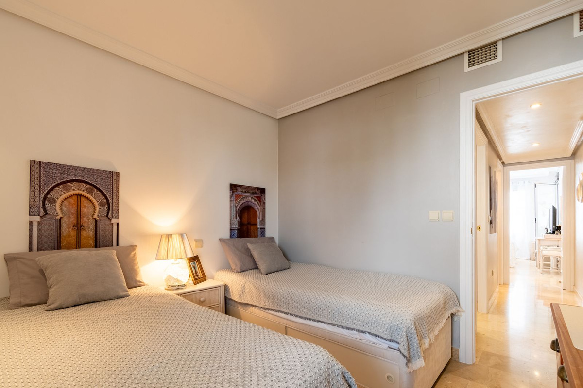 Se vende Apartamento Planta Media de 3 dormitorios en Costa Del Sol, Málaga, España