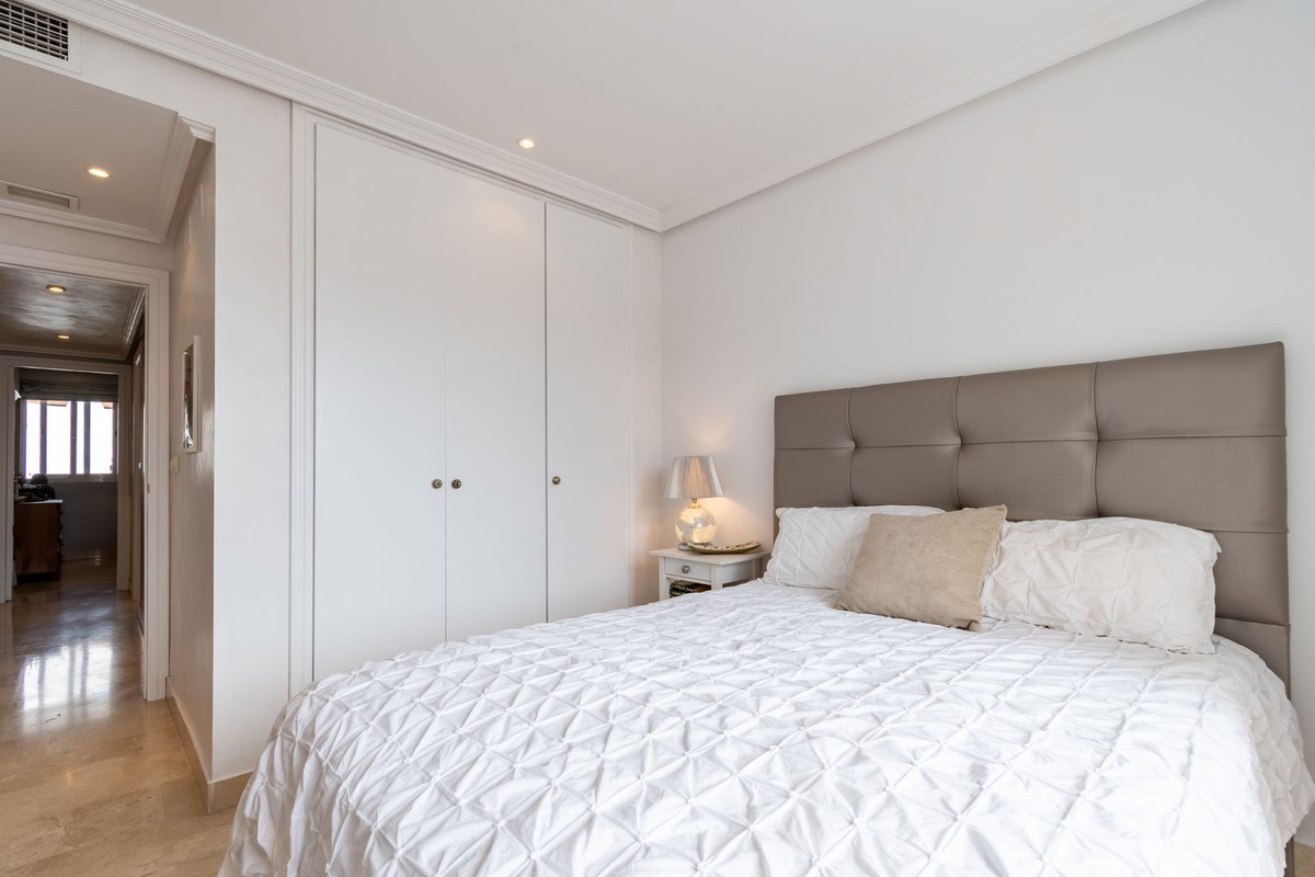 Se vende Apartamento Planta Media de 3 dormitorios en Costa Del Sol, Málaga, España