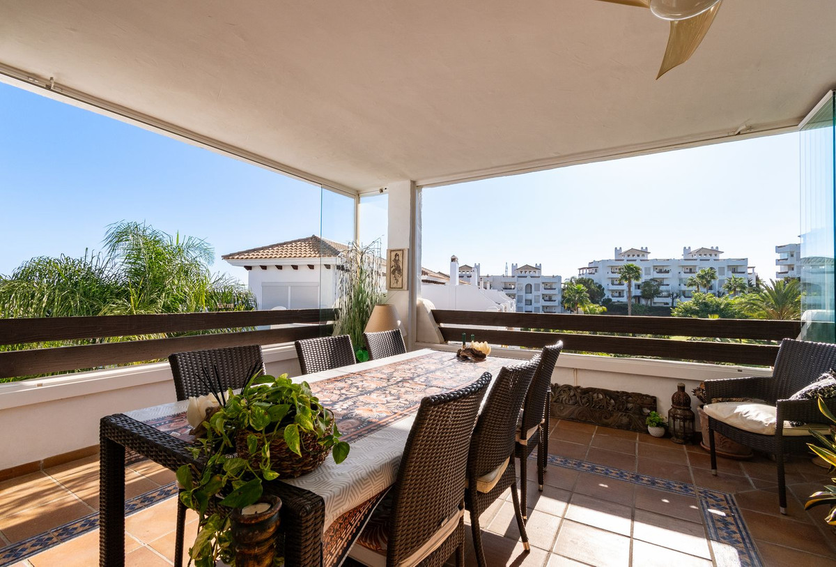 Se vende Apartamento Planta Media de 3 dormitorios en Costa Del Sol, Málaga, España