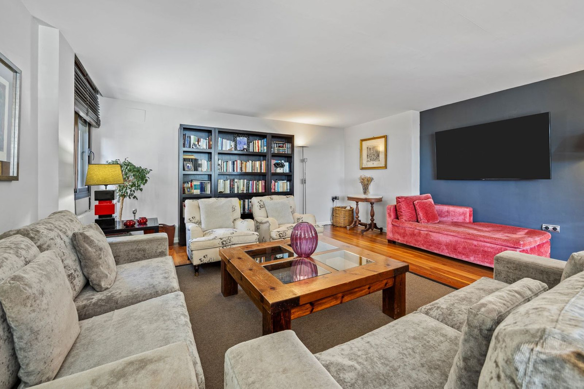 4 Bed Apartment for sale in Cerrado De Calderón Málaga Ciudad, Málaga, Spain