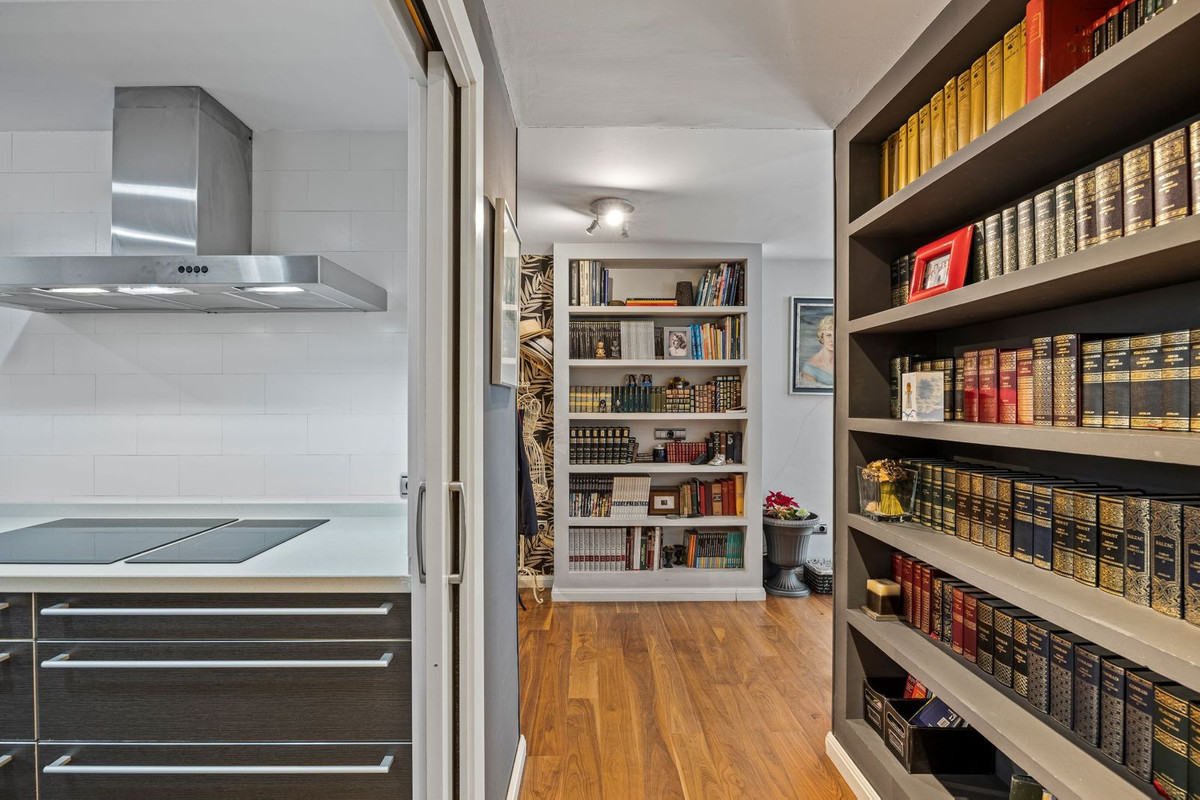 4 Bed Apartment for sale in Cerrado De Calderón Málaga Ciudad, Málaga, Spain