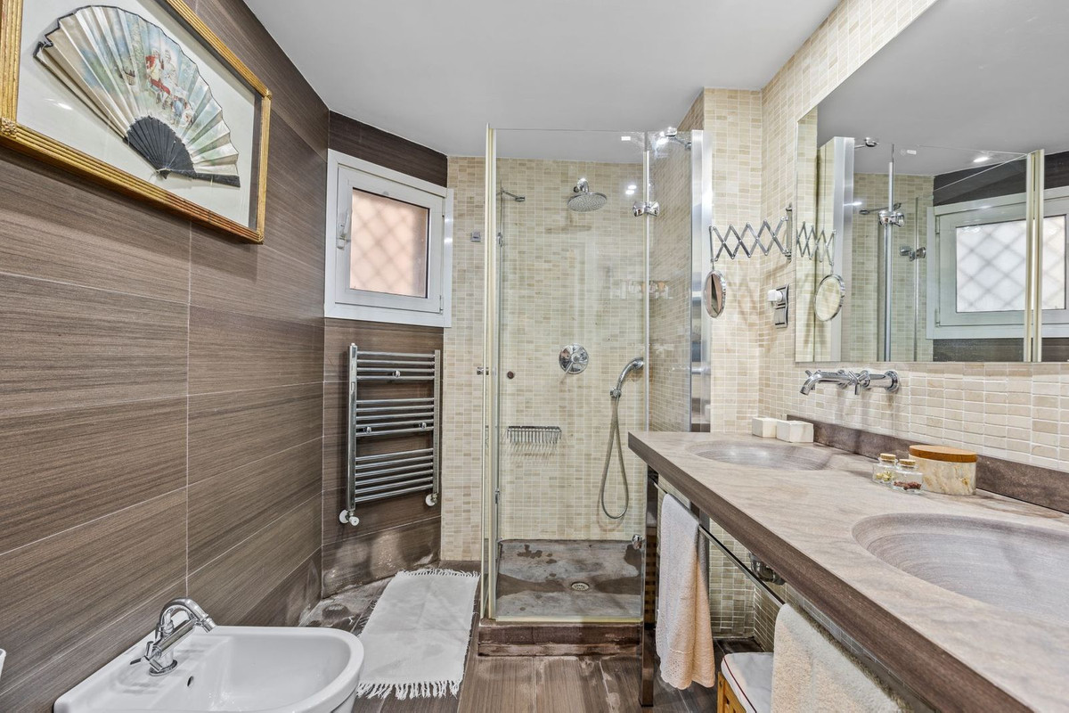 4 Bed Apartment for sale in Cerrado De Calderón Málaga Ciudad, Málaga, Spain