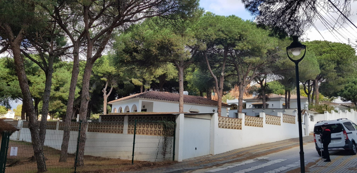 2 Bed Townhouse for sale in Artola Costa Del Sol, Málaga, Spain