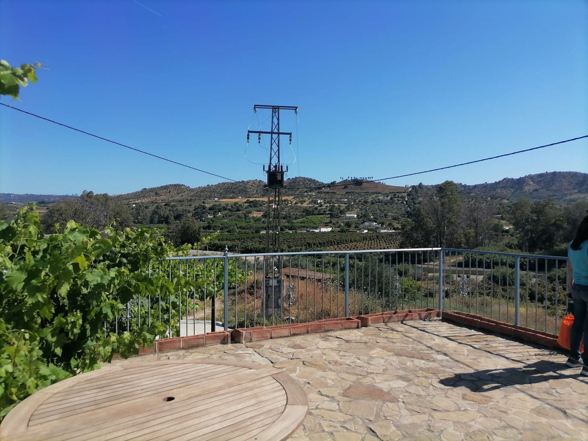 4 Bed Townhouse for sale in Coín Costa Del Sol, Málaga, Spain