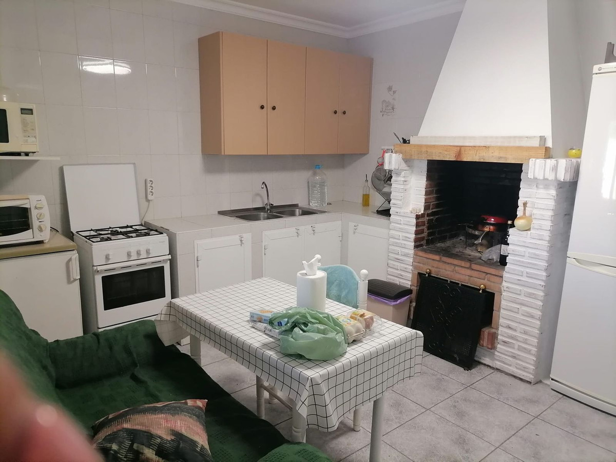 4 Bed Townhouse for sale in Coín Costa Del Sol, Málaga, Spain
