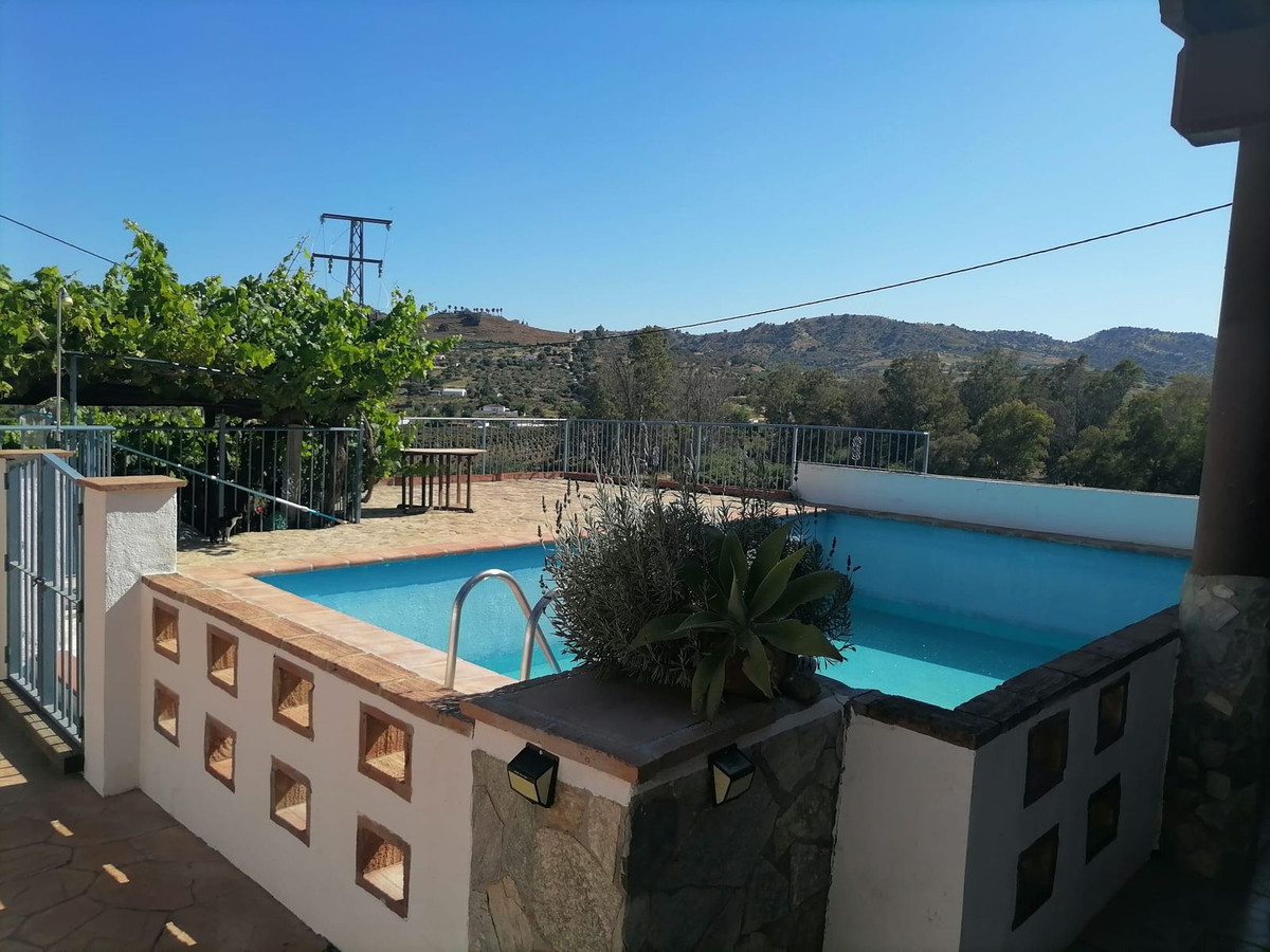 4 Bed Townhouse for sale in Coín Costa Del Sol, Málaga, Spain