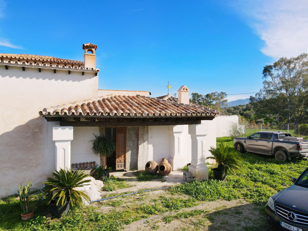 5 Bed Townhouse for sale in Coín Costa Del Sol, Málaga, Spain
