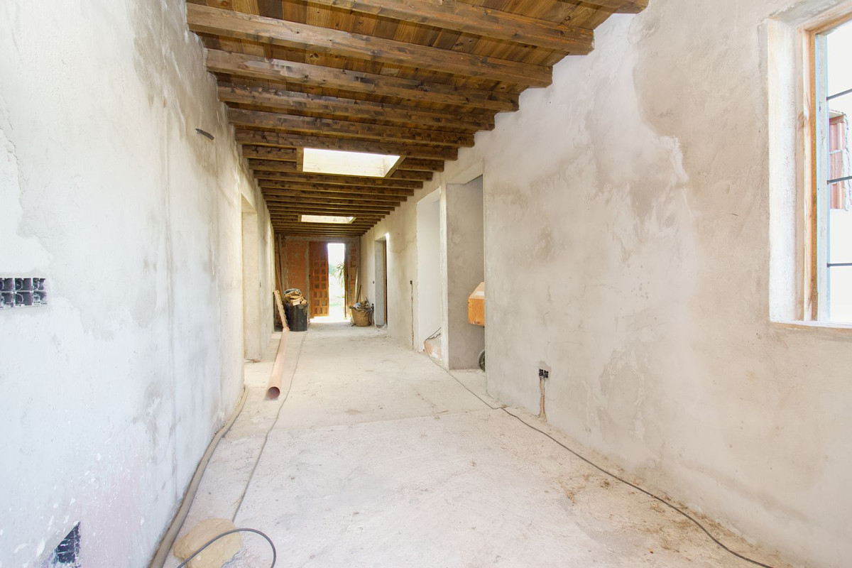 5 Bed Townhouse for sale in Coín Costa Del Sol, Málaga, Spain