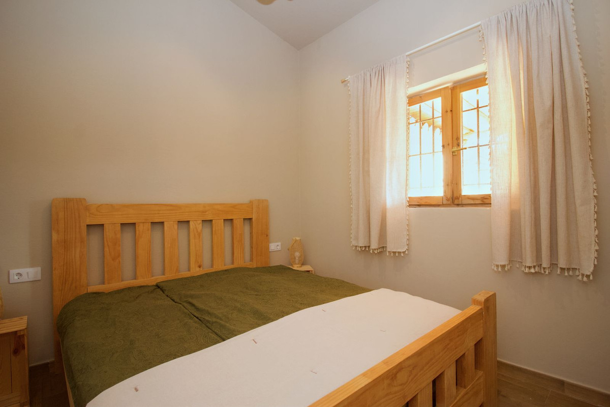 5 Bed Townhouse for sale in Coín Costa Del Sol, Málaga, Spain