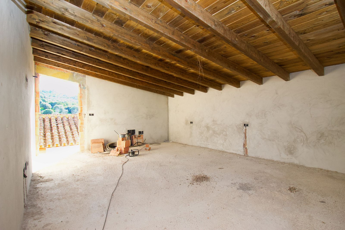 5 Bed Townhouse for sale in Coín Costa Del Sol, Málaga, Spain