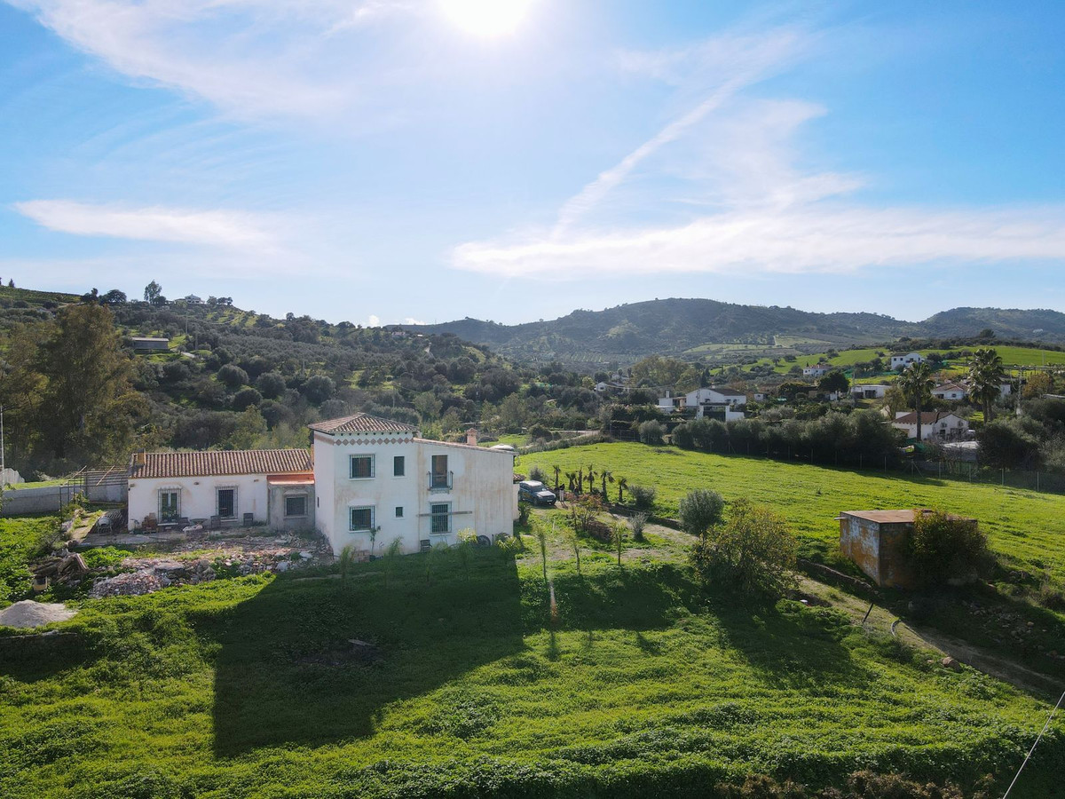 5 Bed Townhouse for sale in Coín Costa Del Sol, Málaga, Spain