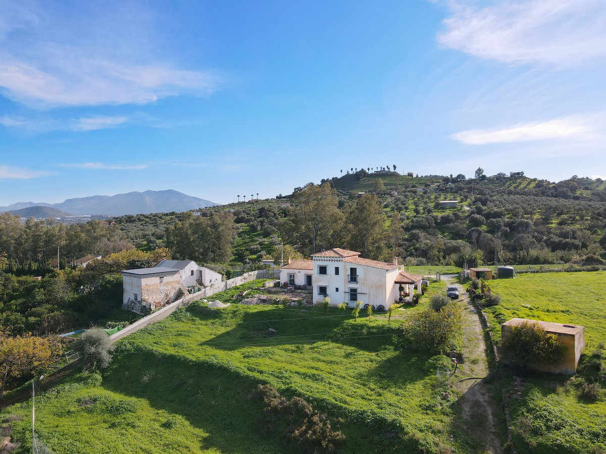 5 Bed Townhouse for sale in Coín Costa Del Sol, Málaga, Spain