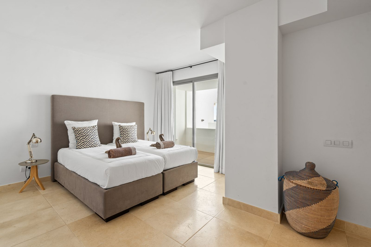 3 Bed Apartment for sale in Los Flamingos Costa Del Sol, Málaga, Spain