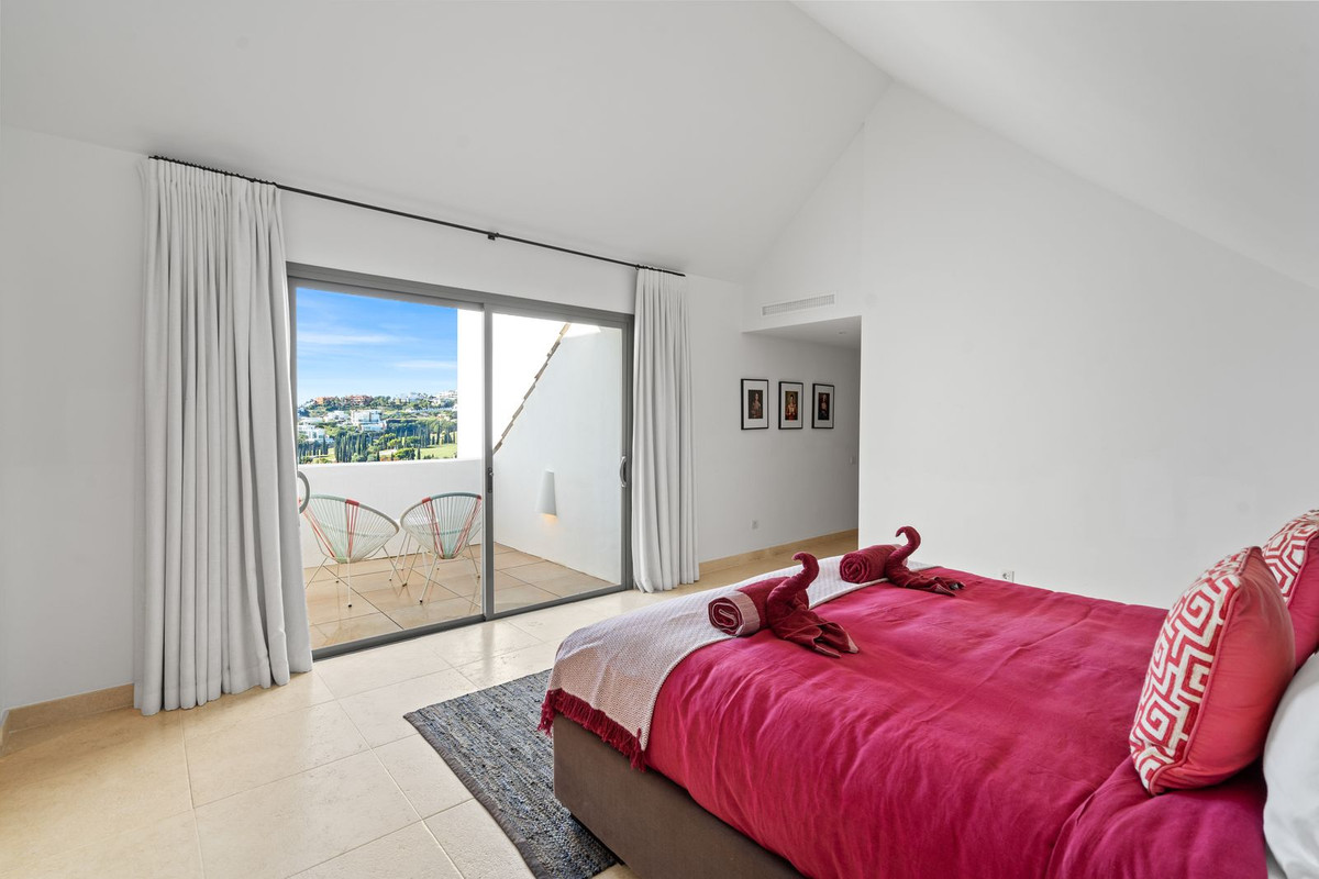 3 Bed Apartment for sale in Los Flamingos Costa Del Sol, Málaga, Spain