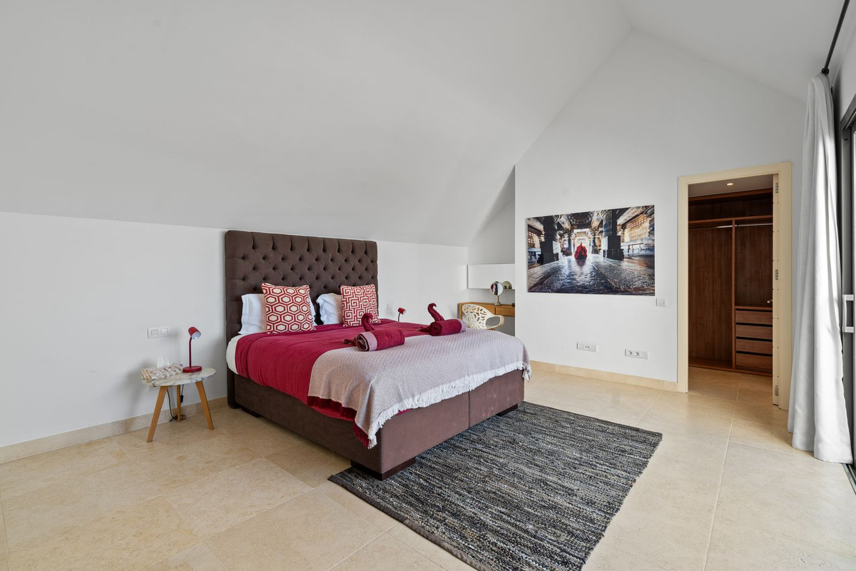 3 Bed Apartment for sale in Los Flamingos Costa Del Sol, Málaga, Spain