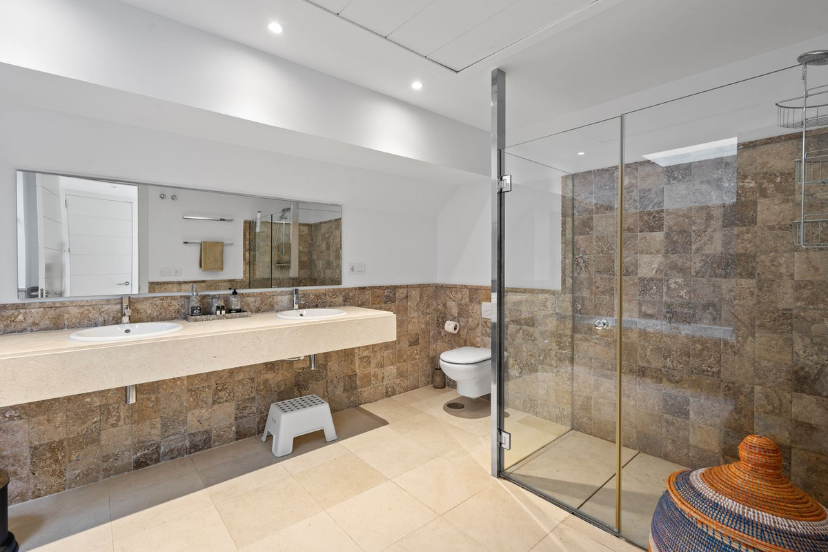 3 Bed Apartment for sale in Los Flamingos Costa Del Sol, Málaga, Spain