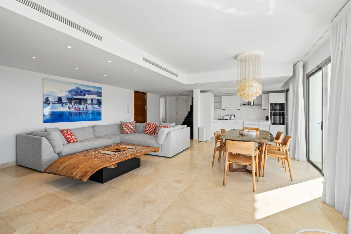 3 Bed Apartment for sale in Los Flamingos Costa Del Sol, Málaga, Spain