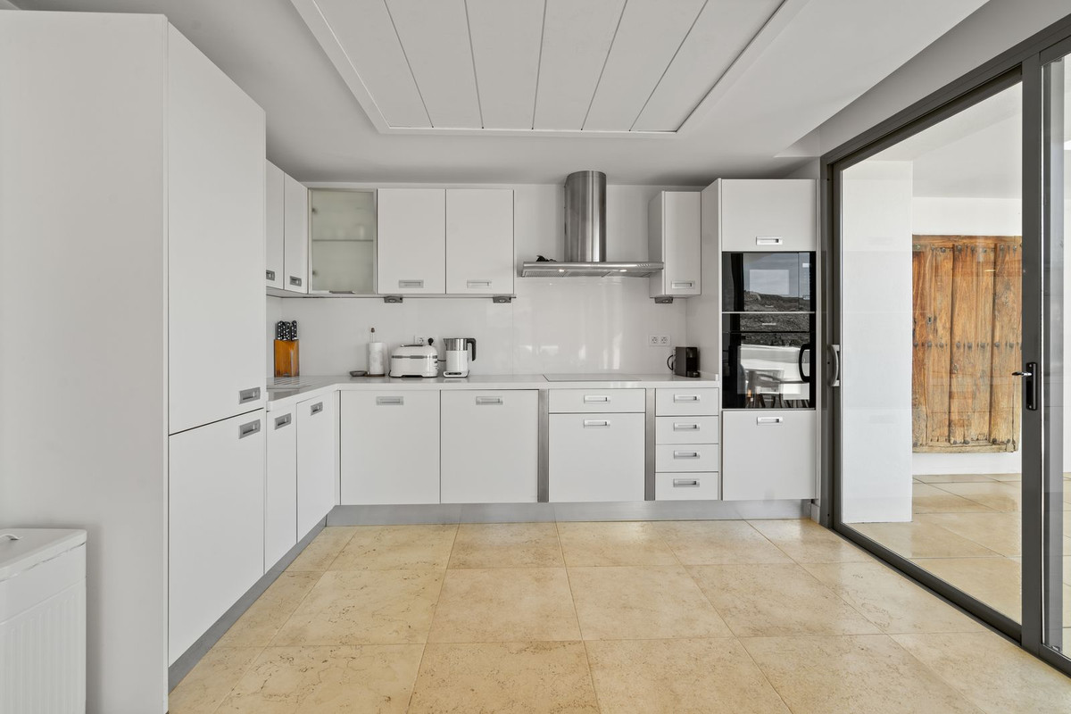 3 Bed Apartment for sale in Los Flamingos Costa Del Sol, Málaga, Spain