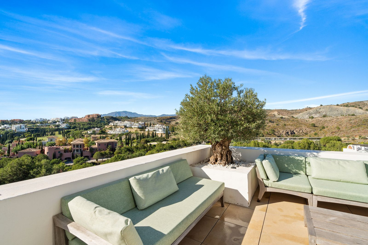 3 Bed Apartment for sale in Los Flamingos Costa Del Sol, Málaga, Spain