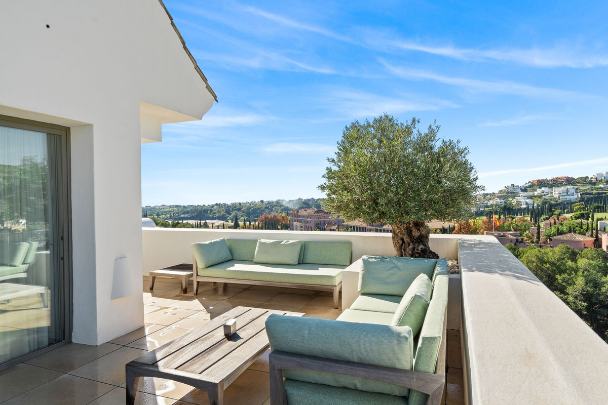 3 Bed Apartment for sale in Los Flamingos Costa Del Sol, Málaga, Spain