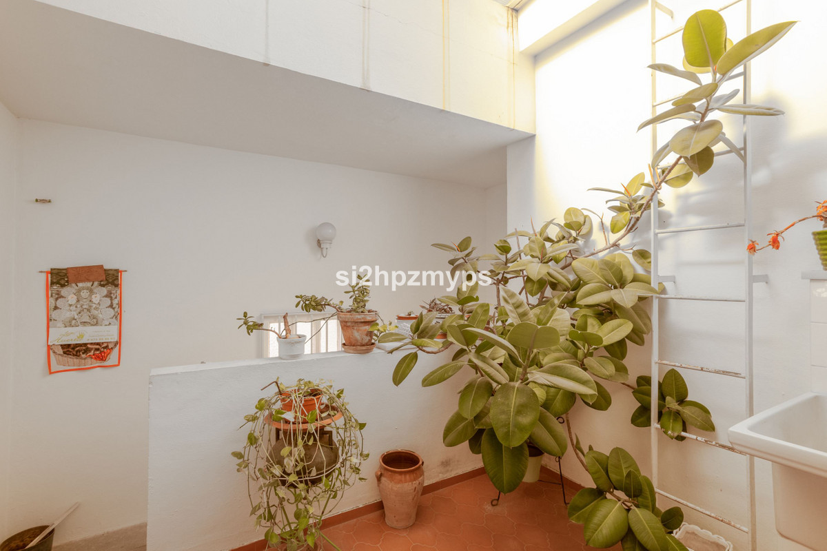 6 Bed Townhouse for sale in Nerja Costa Del Sol East, Málaga, Spain