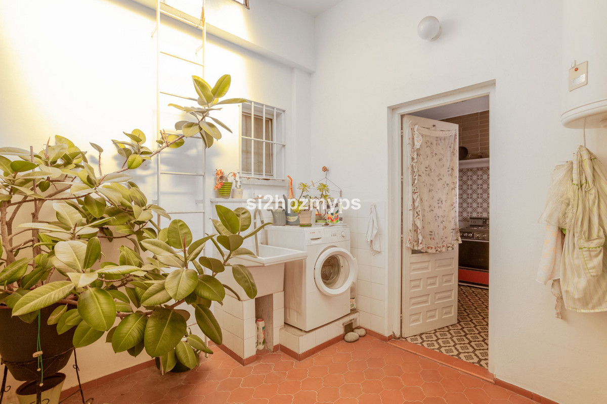 6 Bed Townhouse for sale in Nerja Costa Del Sol East, Málaga, Spain