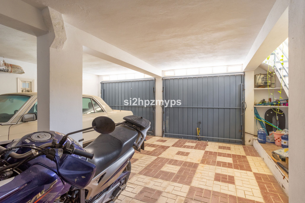 6 Bed Townhouse for sale in Nerja Costa Del Sol East, Málaga, Spain