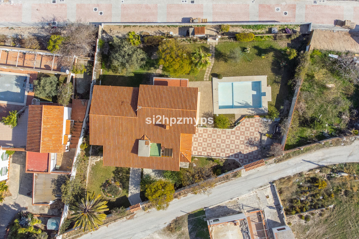 6 Bed Townhouse for sale in Nerja Costa Del Sol East, Málaga, Spain