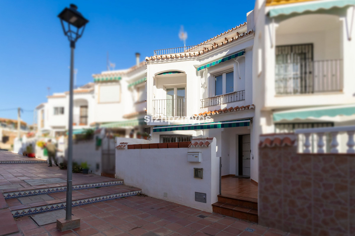 4 Bed Townhouse for sale in Torrox Costa Del Sol East, Málaga, Spain