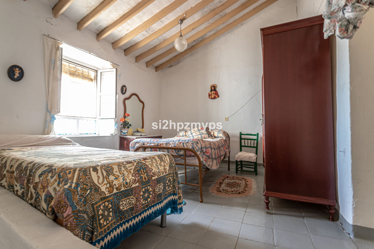 4 Bed Townhouse for sale in Nerja Costa Del Sol East, Málaga, Spain