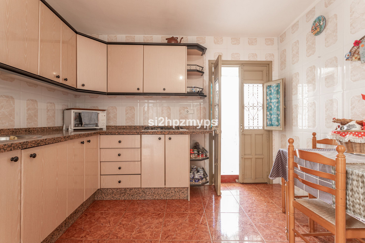 4 Bed Townhouse for sale in Nerja Costa Del Sol East, Málaga, Spain