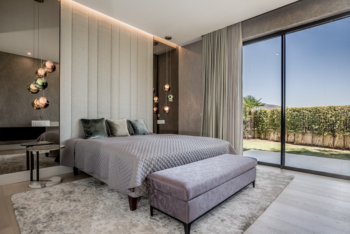 Se vende Villa - Chalet de 5 dormitorios en Costa Del Sol, Málaga, España