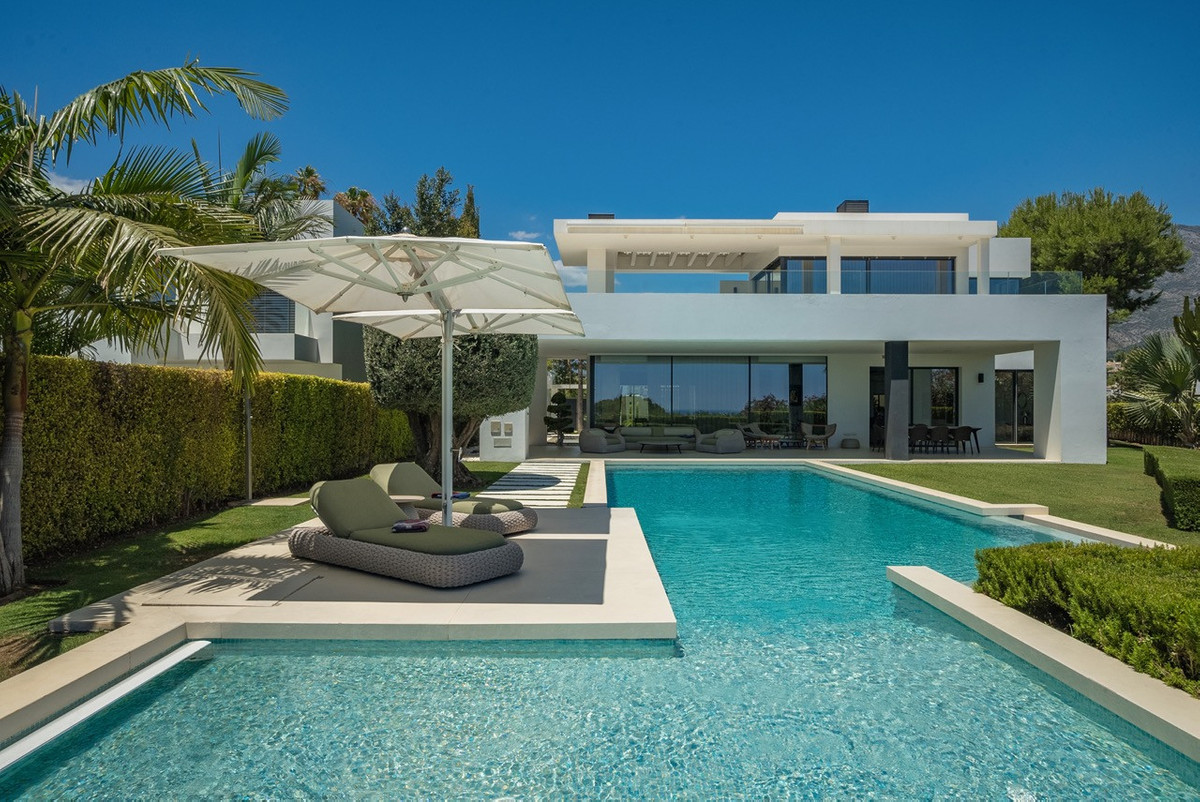 Se vende Villa - Chalet de 5 dormitorios en Costa Del Sol, Málaga, España