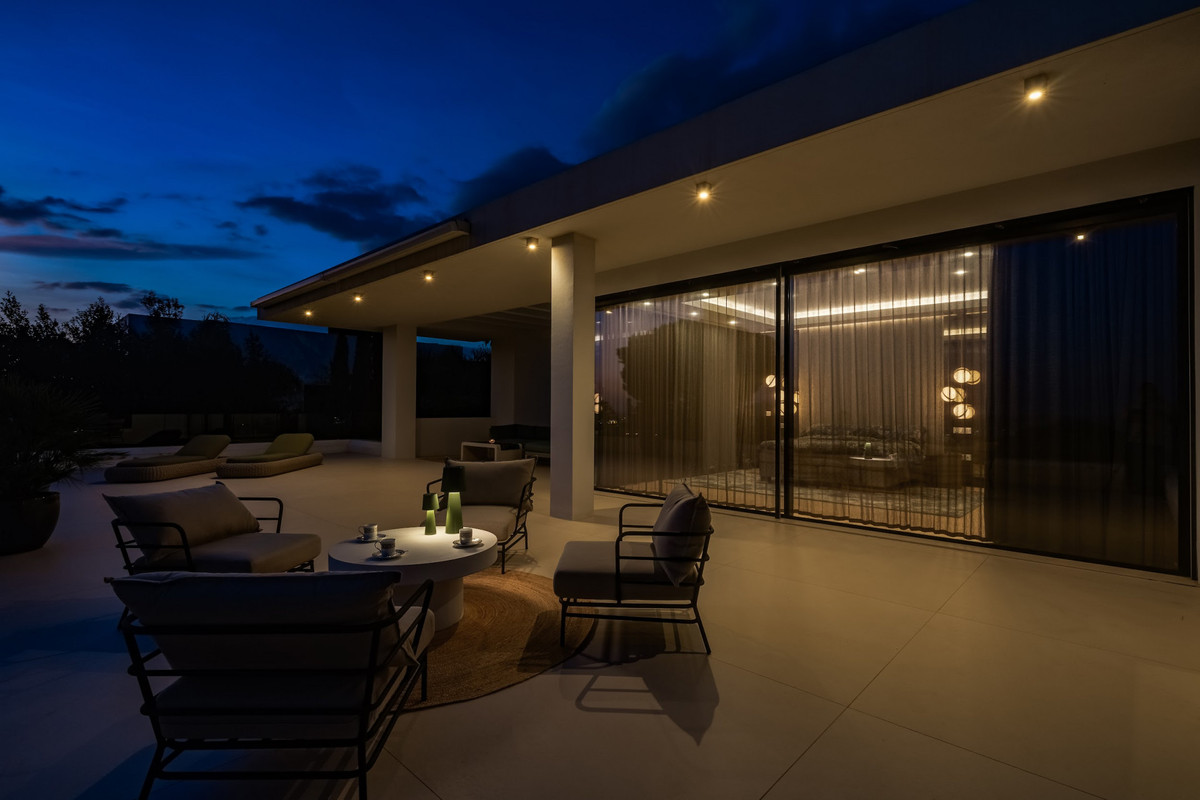 Se vende Villa - Chalet de 5 dormitorios en Costa Del Sol, Málaga, España