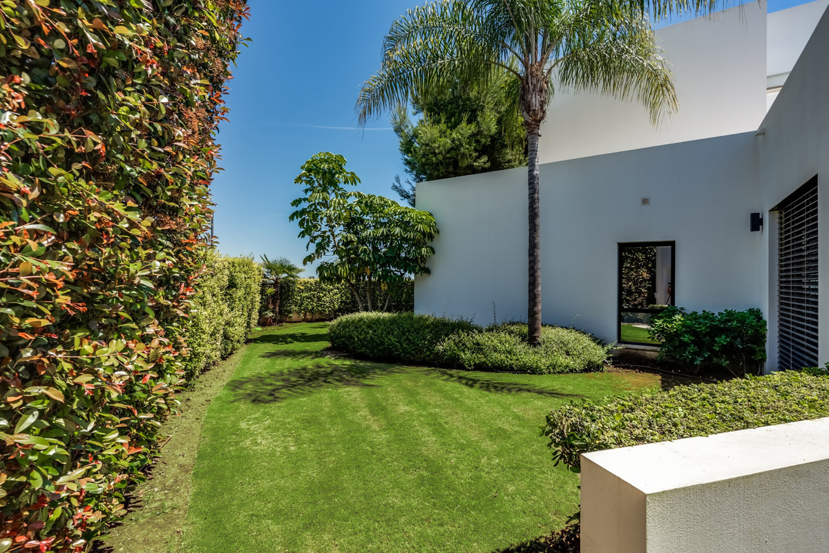 Se vende Villa - Chalet de 5 dormitorios en Costa Del Sol, Málaga, España