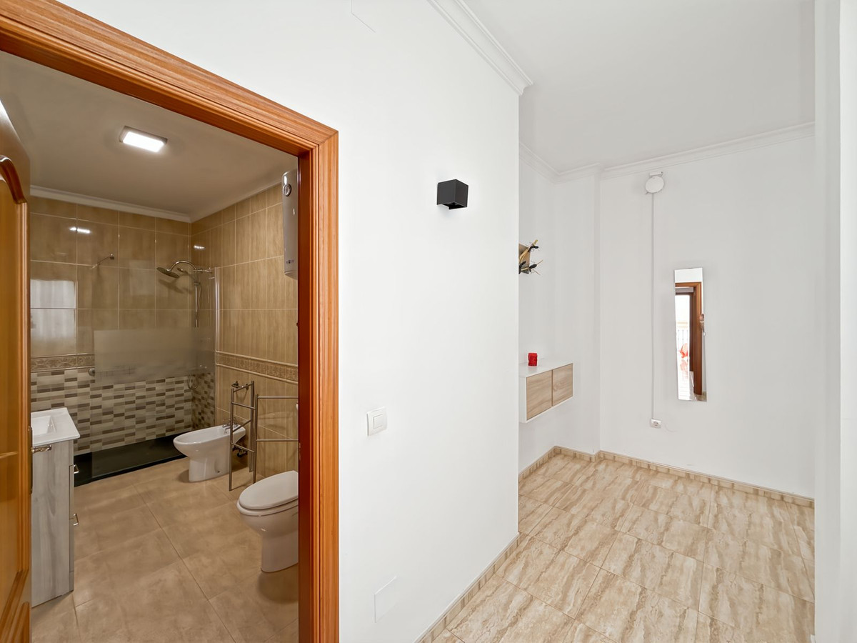 4 Bed Apartment for sale in Centro Histórico Málaga Ciudad, Málaga, Spain
