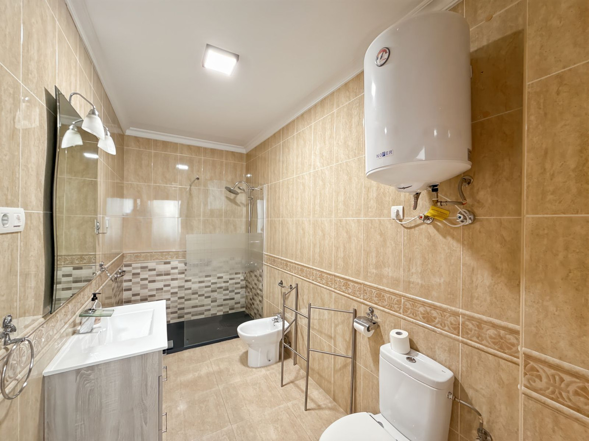 4 Bed Apartment for sale in Centro Histórico Málaga Ciudad, Málaga, Spain
