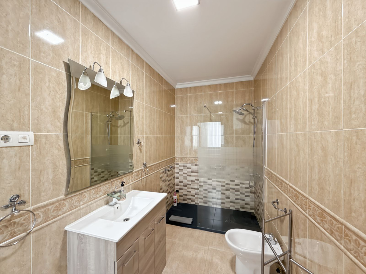 4 Bed Apartment for sale in Centro Histórico Málaga Ciudad, Málaga, Spain