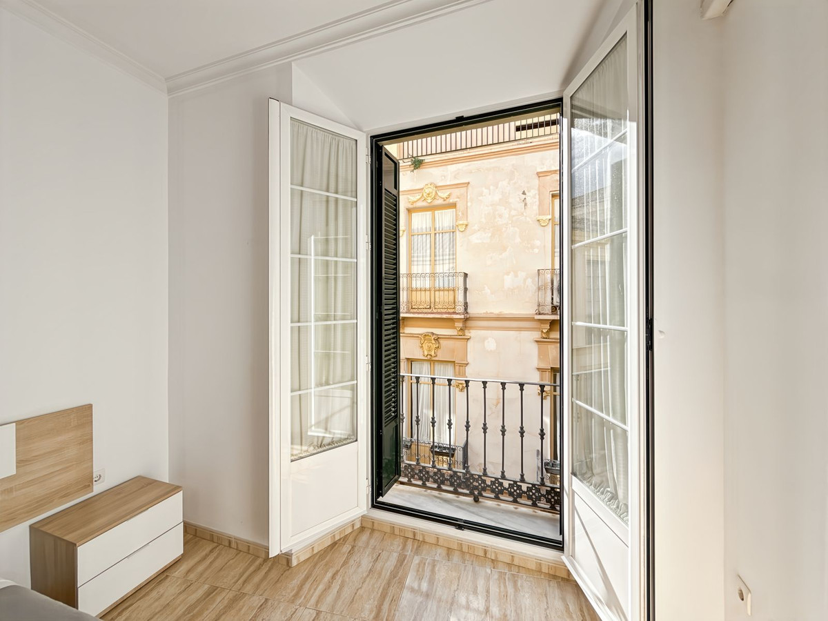 4 Bed Apartment for sale in Centro Histórico Málaga Ciudad, Málaga, Spain
