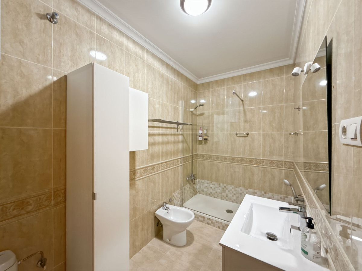 4 Bed Apartment for sale in Centro Histórico Málaga Ciudad, Málaga, Spain