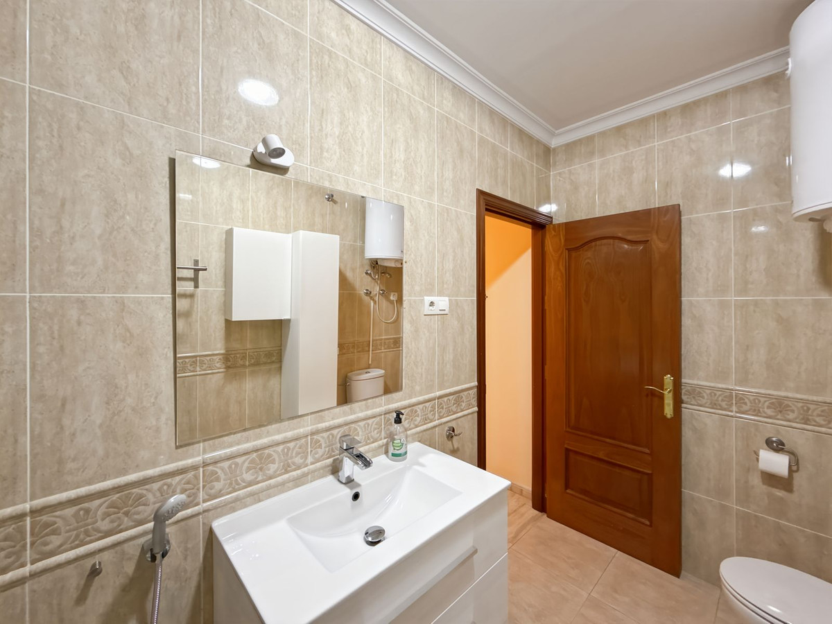 4 Bed Apartment for sale in Centro Histórico Málaga Ciudad, Málaga, Spain