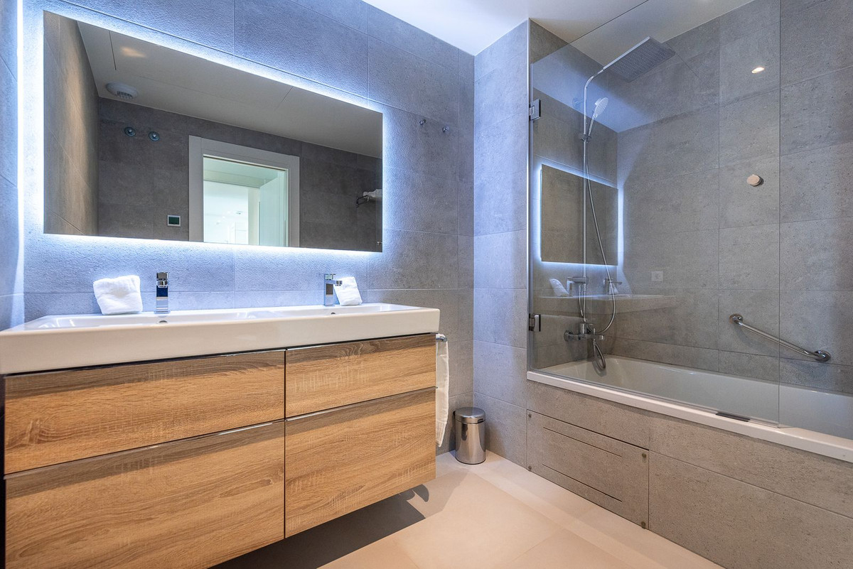 2 Bed Apartment for sale in Mijas Costa Del Sol, Málaga, Spain