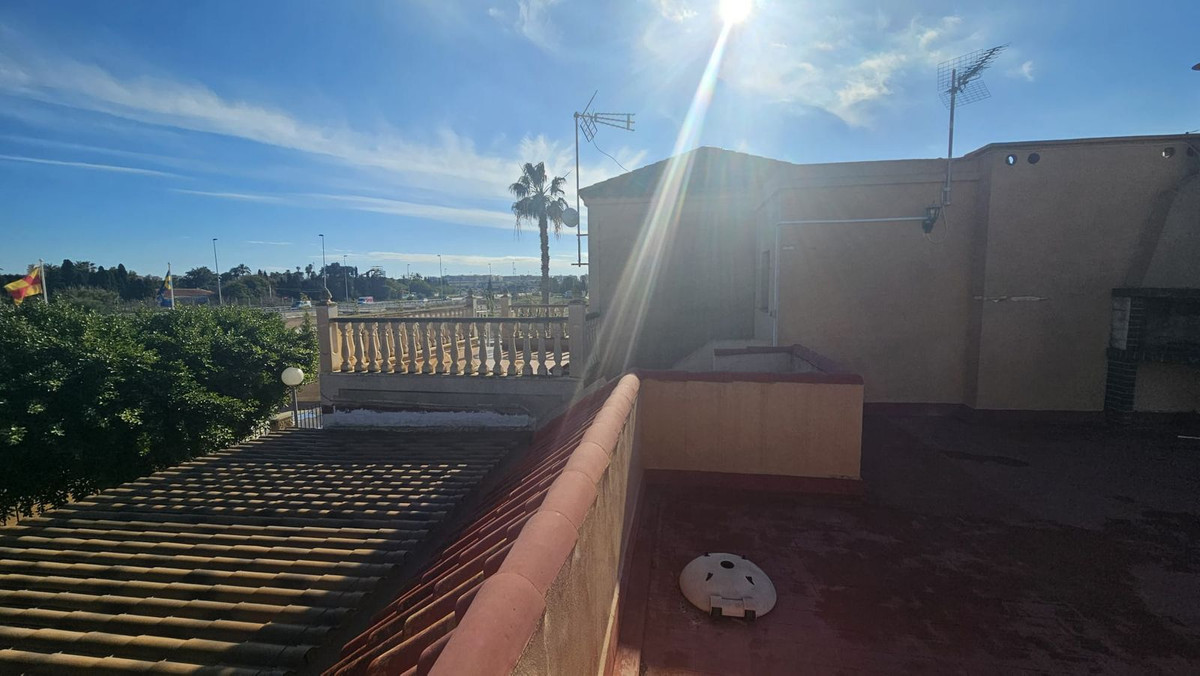2 Bed Townhouse for sale in Torrevieja Costa Blanca, Alicante, Spain