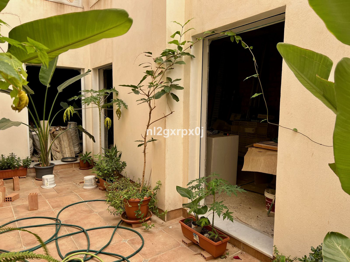 15 Bed Commercial unit for sale in Las Lagunas Costa Del Sol, Málaga, Spain