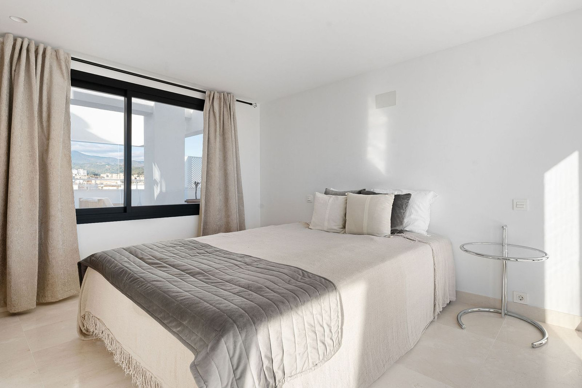 3 Bed Apartment for sale in Estepona Costa Del Sol, Málaga, Spain