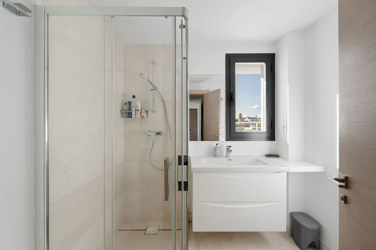 3 Bed Apartment for sale in Estepona Costa Del Sol, Málaga, Spain